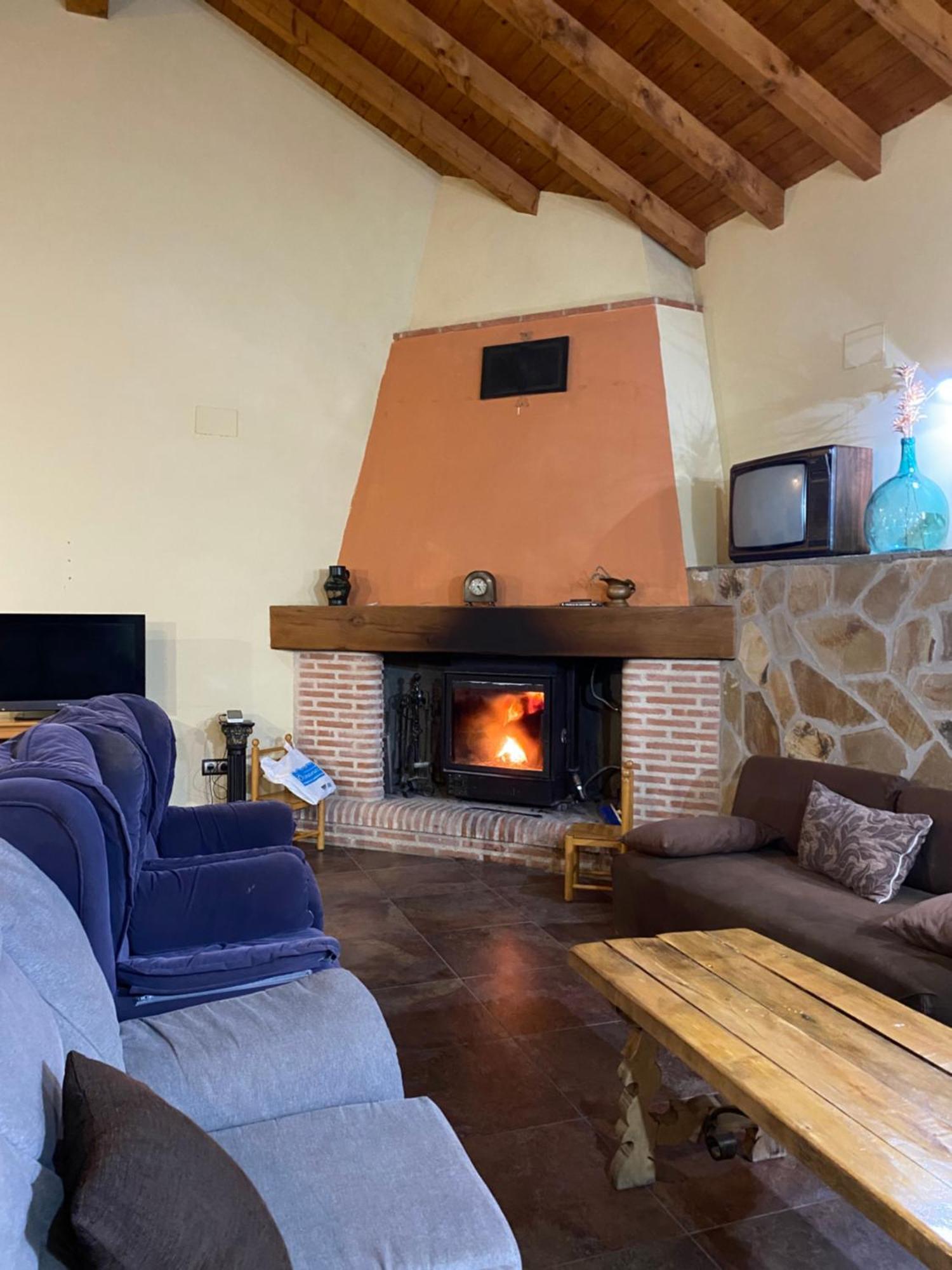 Higueras Y Olivos Villa Candeleda Eksteriør bilde